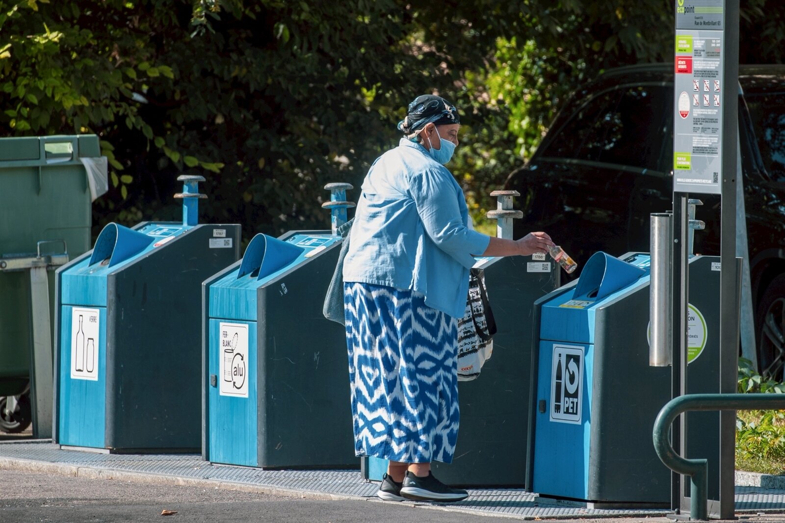 日內瓦廣設 Ecopoint回收站,民眾步行約200至300公尺即可抵達回收點,方便分類投放,減少廢棄物進入焚化或掩埋場。記者曾原信/攝影