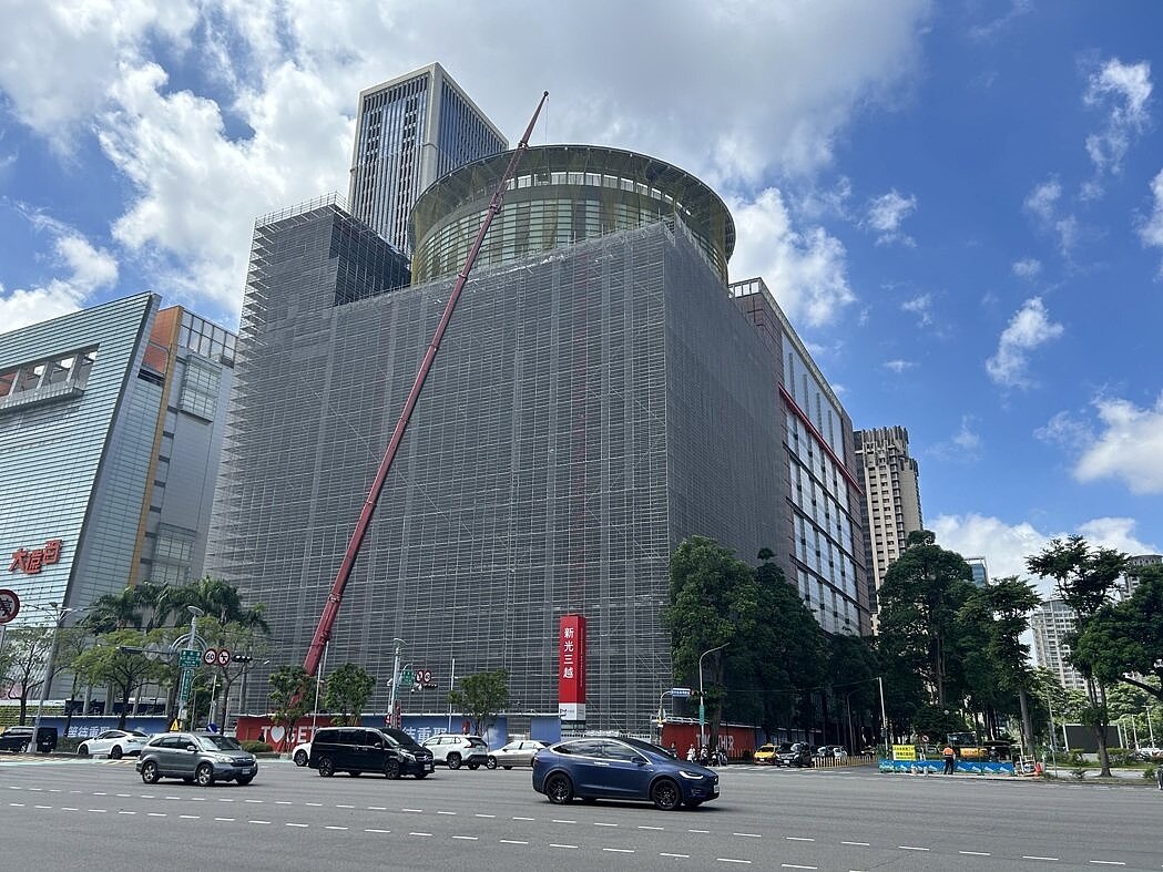 新光三越台中中港店力拚9月底復業。圖/新光三越提供