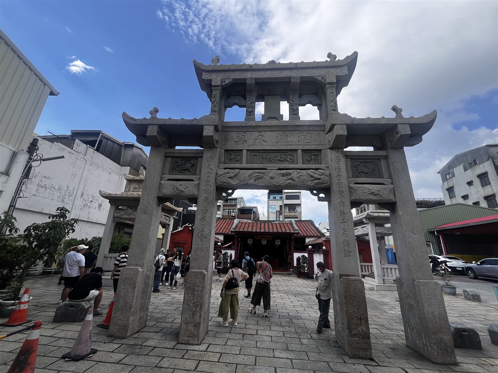 台南中西區的市定古蹟風神廟,後方將有建案,引發民團憂心影響廟的結構安全與天際線景觀,市府介入協商,盼古蹟保存與發展並行。記者吳淑玲/攝影