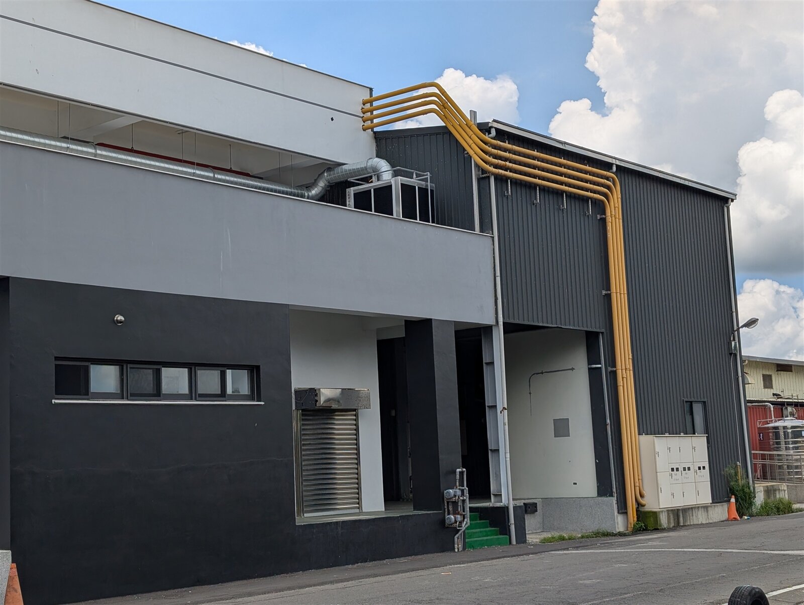 彰化縣肉品市場附設加工廠也是冷鏈工廠,去年開幕後閒置。記者簡慧珍/攝影