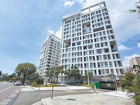 高雄苓雅區凱旋青樹社會住宅。(紀爰攝)