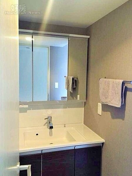 4.房子經過整修,衛浴都是全新設備。