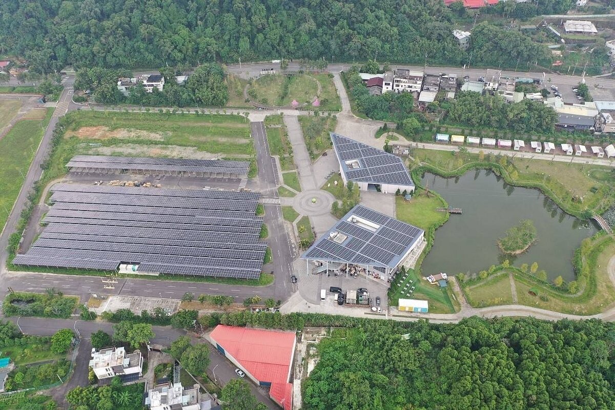 桃市府宣布將制定「太陽能板設置指引」,明確禁止在山坡地、環境敏感區、陳抗區設置光電板。圖/市府提供