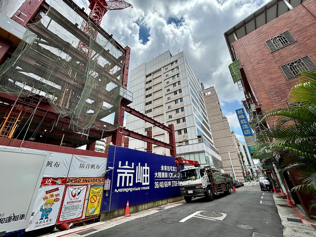 建案難賣……只能殺價競爭?專家曝「這款宅」進活躍榜 房市、街景、工地、大安區。圖/好房網News記者蔡佩蓉攝影
