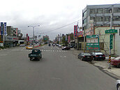 頭份隆恩圳加蓋闢道路　紓解上下班車潮