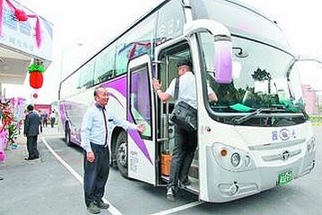 國光客運雪隧線 南方澳站啟用