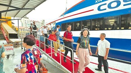 金門小三通往來人次穩步攀升,今年7月底已突破百萬人次大關。(本報資料照片)