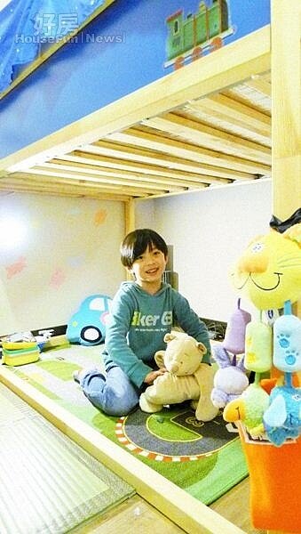 3.床的下舖也是遊戲空間。