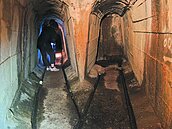 上頭蓋房挖洞　下方日軍坑道灌進泥