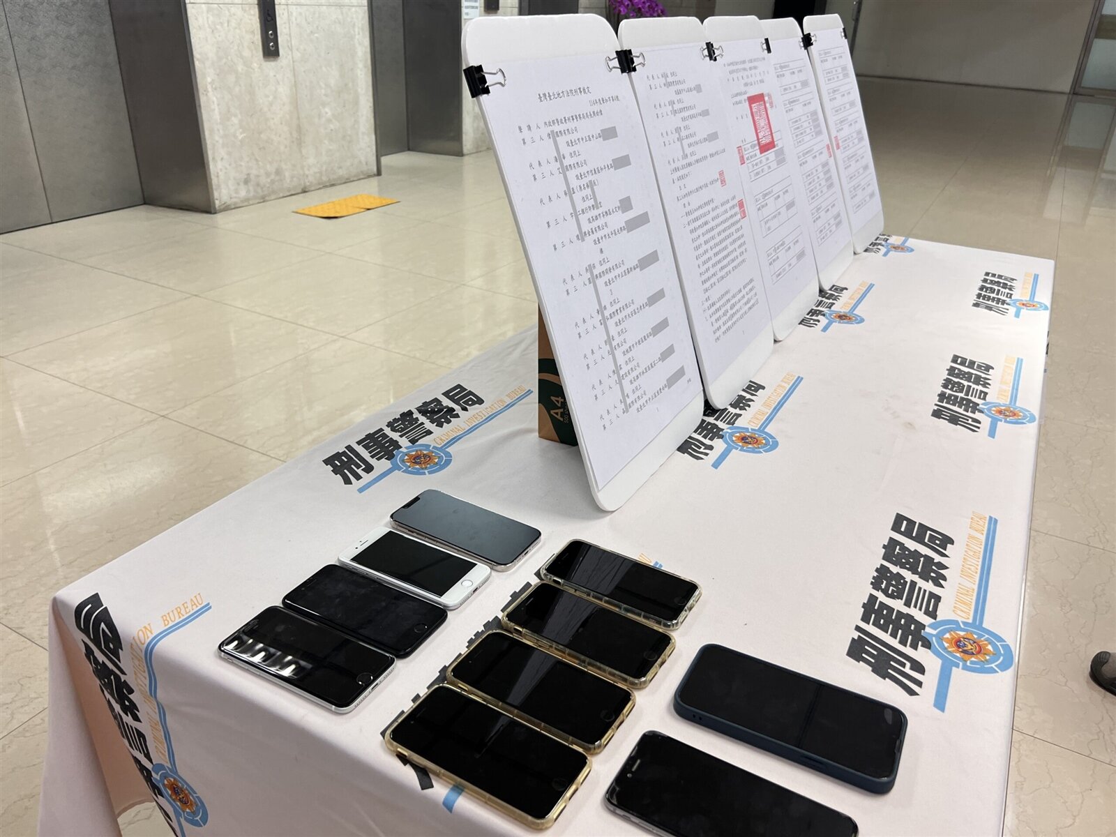 被害人多達64名，詐騙金額高達數億元。圖：刑事局提供