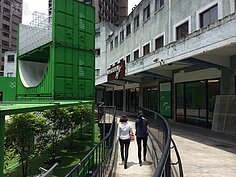 忠泰建築文化藝術基金會秘書長林宜珍全力打造「中山創意基地」。(圖／吳光中)