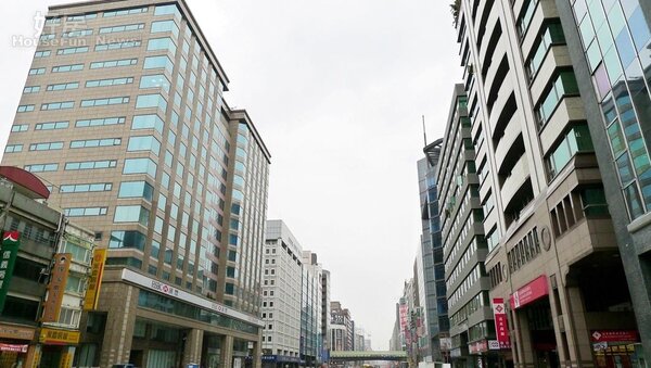 
7.南京東路四、五段因捷運通車，房價已悄悄漲起。
