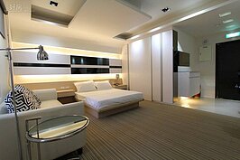 知名影評人李光爵(膝關節)位在內湖的新家。（膝關節提供）