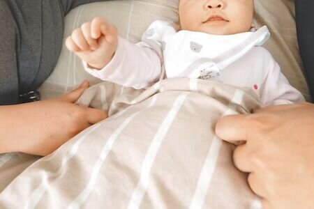 知名母嬰品牌「媽媽餵」(Mamaway)近日拍攝影片宣稱,市售嬰兒奶粉超過一半以上都是糖,等於喝下2瓶全糖可樂,引發爭議。此為示意圖。(本報資料照片)