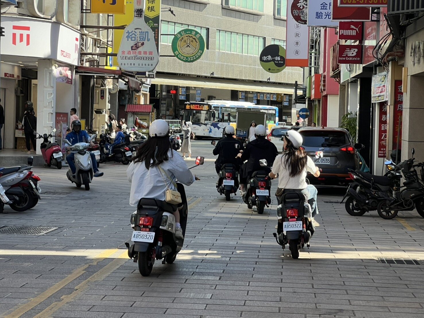 交通部觀光署近期公布最新旅行社「黑名單」，截至7月底，共有27家旅行社申請解散、12家遭廢止或撤銷執照。聯合報系資料照片 