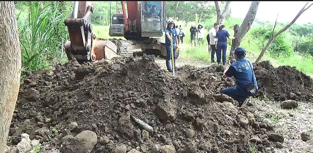 環管署中區環管中心蒐集現場違法事證。圖/環境部提供