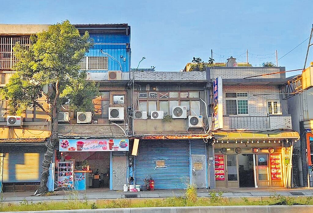 桃園市蘆竹區長興里長呂理粲日前於蘆竹區基層座談會時,建議市府重整台4線的市容;市府表示,將跨局處研議市容美化,包括鐵窗拆除、招牌整齊化及人行道改善,期望營造整潔有序的城市景觀。圖/呂理粲提供