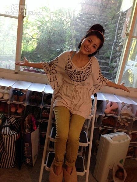 
4.鞋子多達167雙，一格格編號還編成目錄，讓小Call很得意。