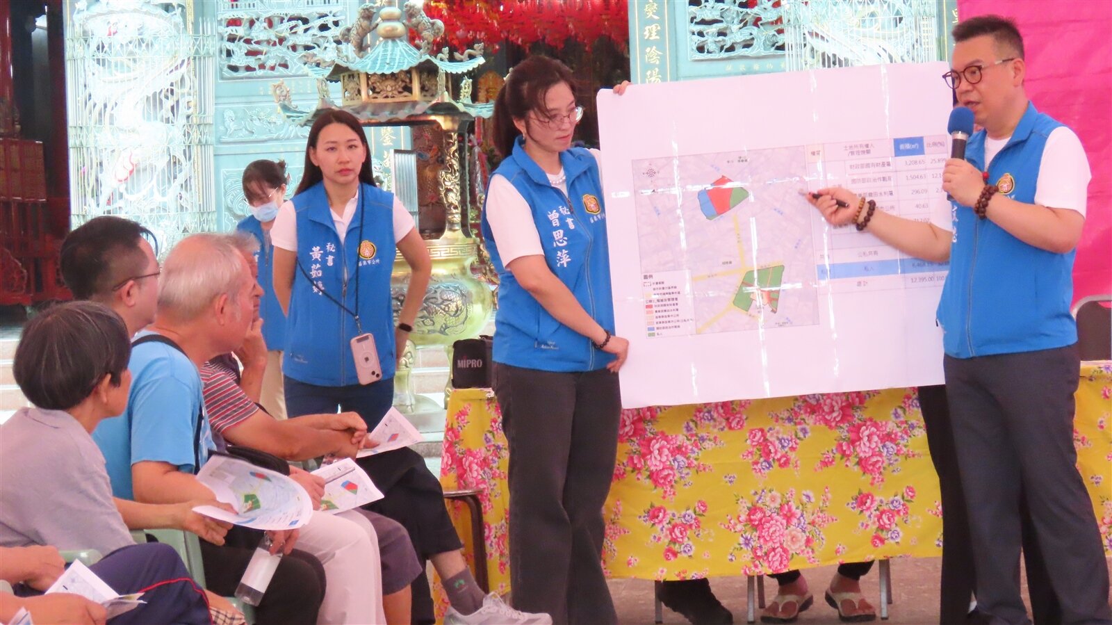 苗栗市公所推動南苗市場都市更新今天會前會,希望與攤商、居民取得共識,開創南苗第二春。記者范榮達/攝影