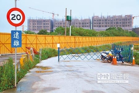 林口A7站合宜住宅,圖中的2棟為遠雄建設興建。(謝文瑄攝)