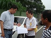 侵占國有地設圍籬　千座墓主後嗣難祭祖！