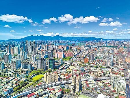 為活化閒置空屋,讓青年、弱勢族群能穩定租屋,社會住宅包租代管政策2018年推動迄今,新北市已累計協助媒合3萬戶以上弱勢租屋。(高鈞麟攝)