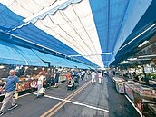 部分居民不同意裝設　興達港漁市遮陽棚有「破口」