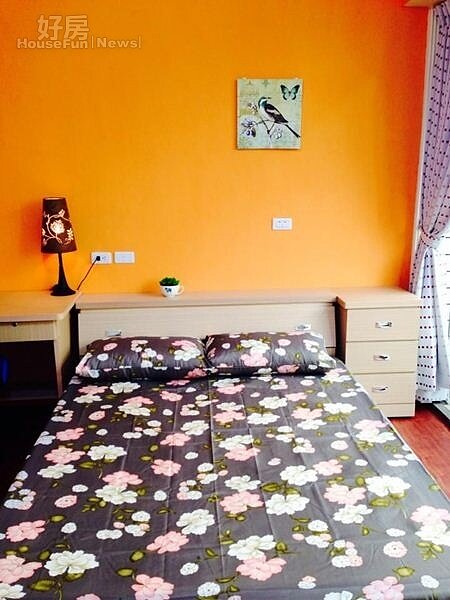 3.牆上的油漆都是鄒淑霞親手調配的。