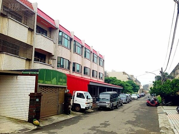 6.鄒淑霞父親在觀音工業區一口氣買下6棟透天,出租兼投資。