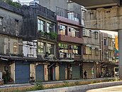 招牌、鐵窗雜亂…里長嘆國門形象差　張善政：跨局處研議改善