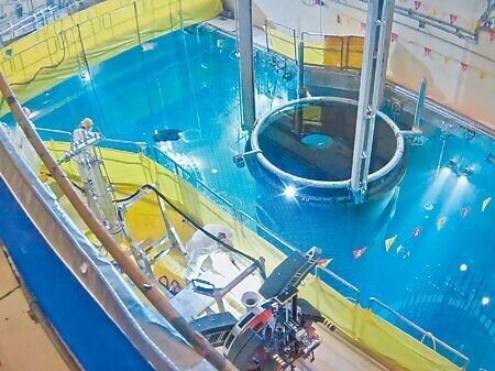 《高放處置場選址條例》草案即將出爐,如果訂定高額回饋金,加上近年物價、利息調升,核後端營運基金規模恐擴張到5000多億。圖為核三廠反應爐。(本報資料照片)