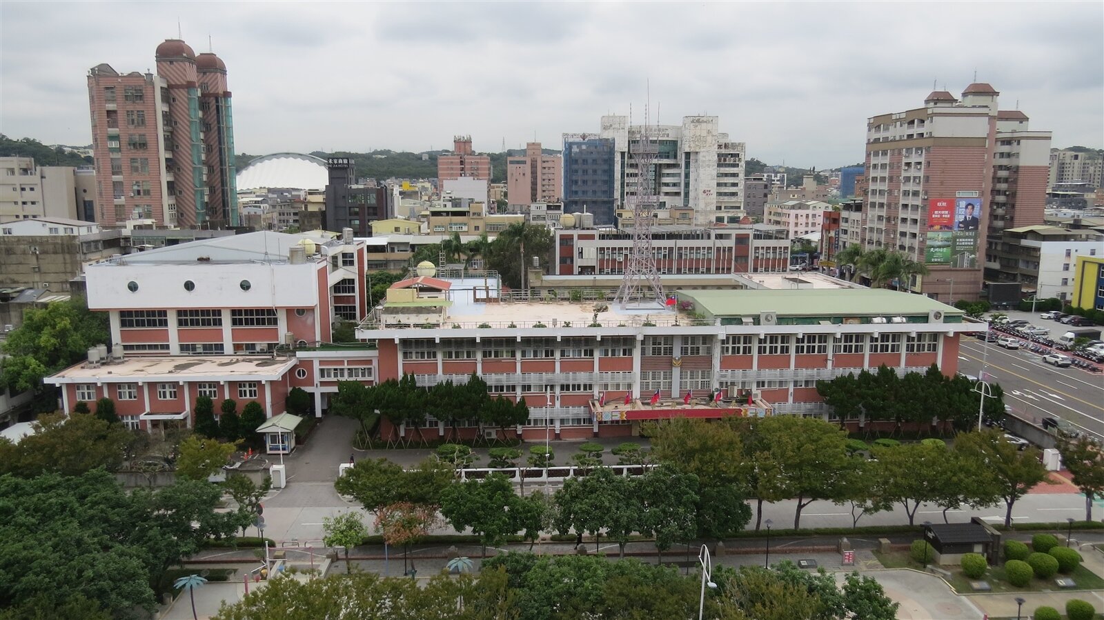 苗栗縣警察局廳舍異地重建案第一棟大樓工程最近決標,原址興建縣總圖,「一遷一建」同步推進。本報資料照片