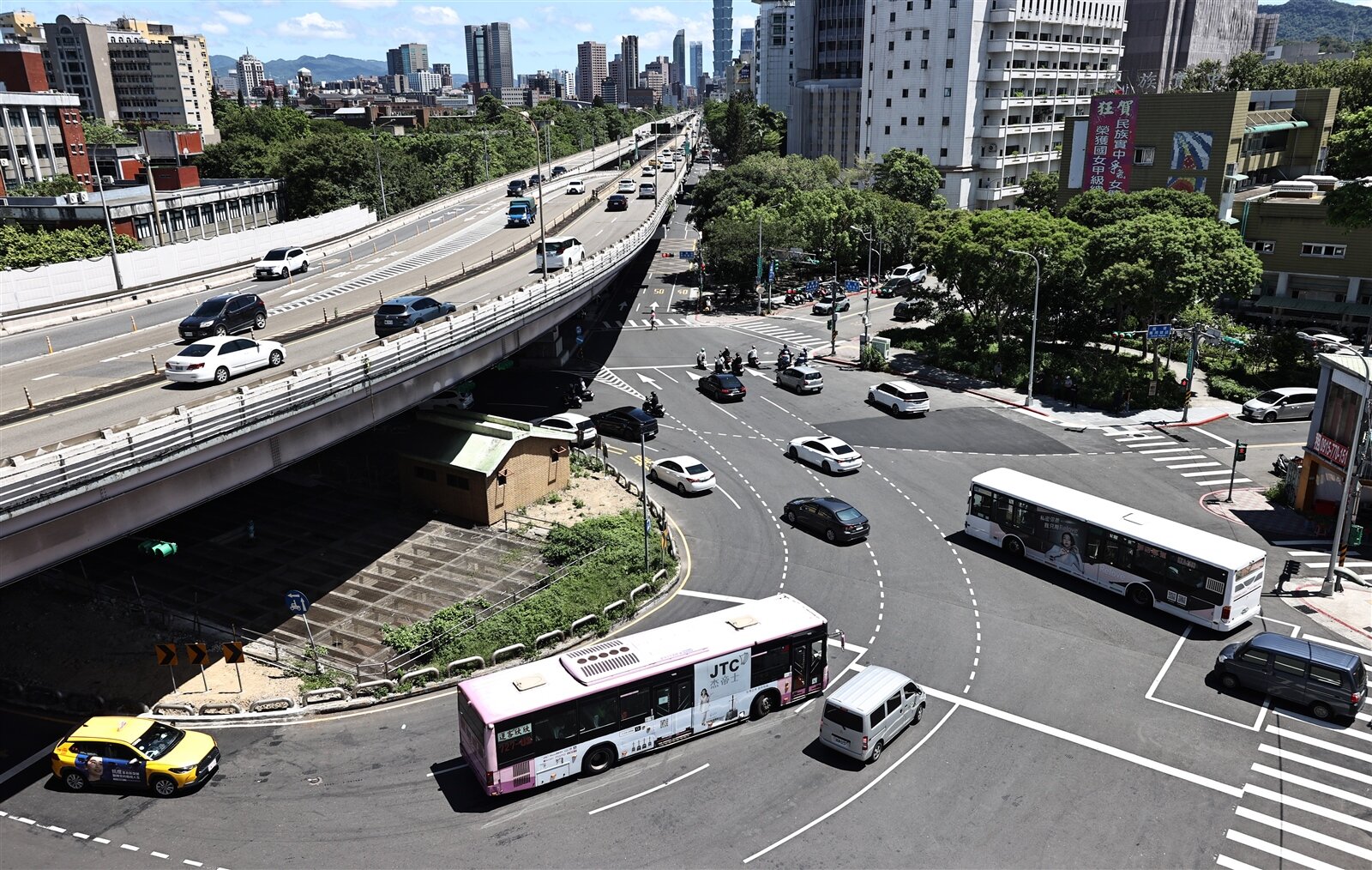 北市府周六起將拆除公館圓環、填平圓環下方車行地下道，由公民團體發起的「守環行動：圓環大走讀」行動，今天在臉書粉專表示，將號召所有受影響的用路人，站出來發聲。本報資料照片 