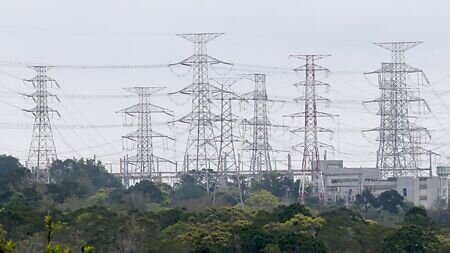面對關稅等不確定因素,多數產業都希望電價能夠凍漲。圖∕本報資料照片