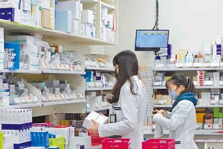 藥界呼籲政府應比照醫療院所,讓國內製藥產業凍漲電價。(本報資料照片)