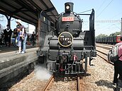 蒸氣火車頭女王復駛二水站　鐵道迷熱情尖叫