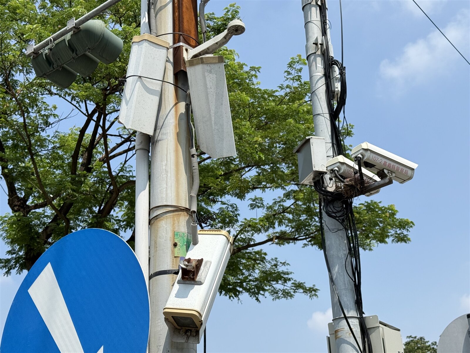 丹娜絲颱風造成嘉義縣監視器損壞,至今仍有510支故障待修,還有鄉鎮公所面臨維修問題。記者黃于凡/攝影