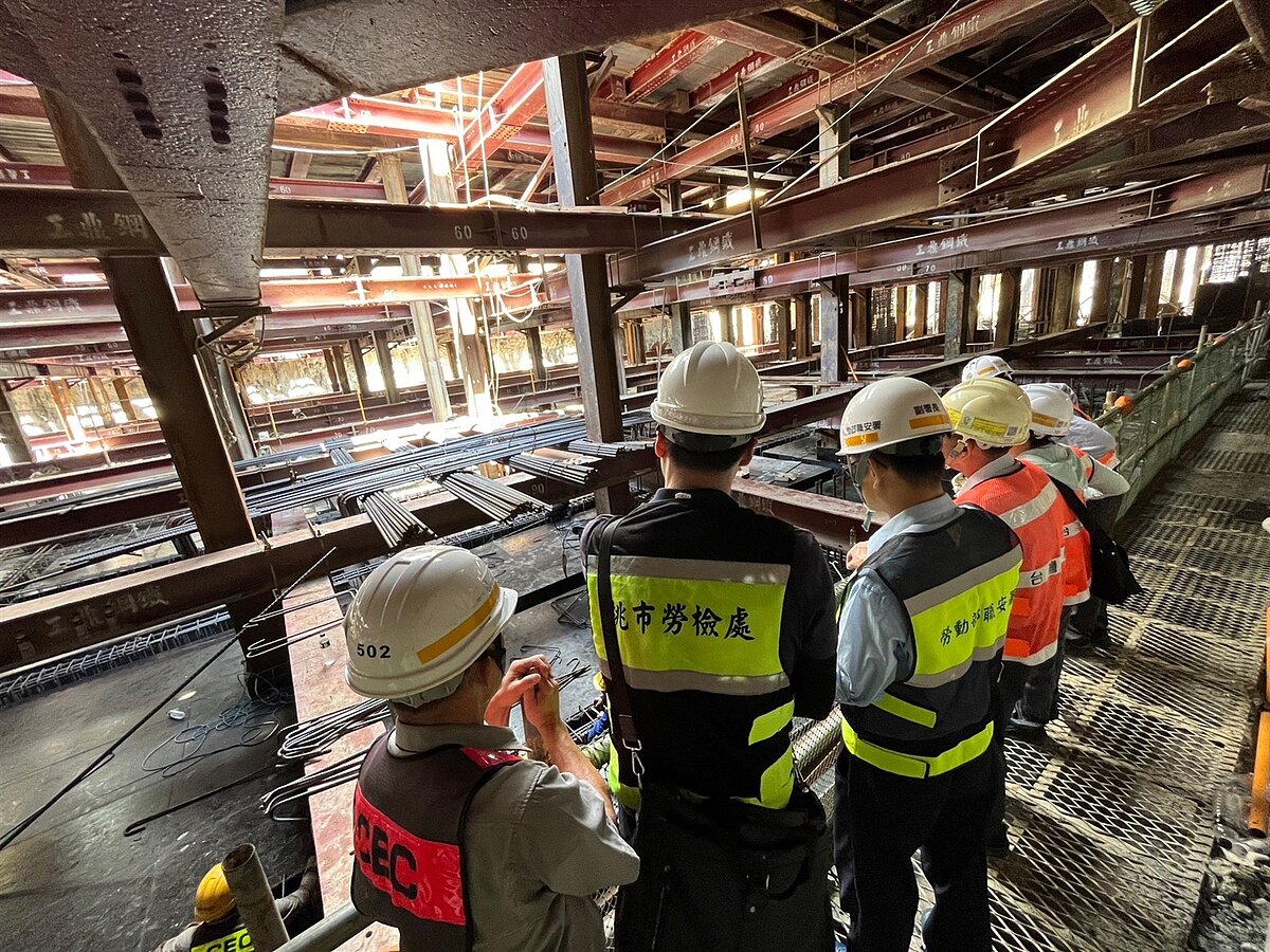 桃園市審計處質疑,市府現有勞檢人力卻不足,要求改善。勞動局回應,將持續強化降災策略。圖/市府提供