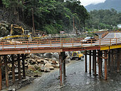 尖石鄉義興大橋工程　北岸棧橋預定7月通車