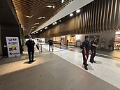 入秋仍飆高溫...走一走想吹涼　北市522處涼感點隨你去