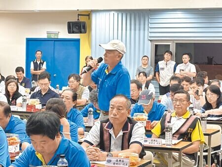 桃園市復興區基層座談會10日登場,羅浮里長廖國達盼盡速辦理小烏來風景特定區溫泉通盤檢討作業,以因應地方發展需求,促進原鄉觀光與經濟振興。(廖姮玥攝)
