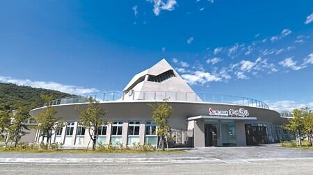 
有全台最美休息站之稱的「大武之心南迴驛」自2022年10月啟用至今將近3年，部分店位閒置。（蔡旻妤攝）
