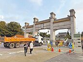 高雄澄清湖清淤　砂石車出入引反彈