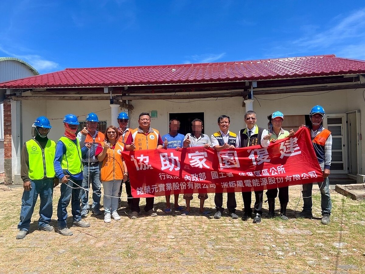 台南市佳里區下營里因丹娜絲風災受損的民房屋頂已完成修繕。圖/國土署提供