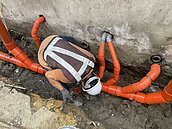 板橋社區接管卡關8年　一樓住戶自拆違建終於通汙水