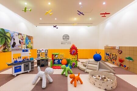 觀光飯店因「暑假旺季不夠旺」,瞄準親子家庭設計推出主題住房專案強力促銷。圖∕本報資料照片