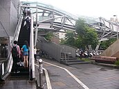 府中站人行陸橋電梯意外　板橋區公所技工涉包庇、護航廠商遭訴