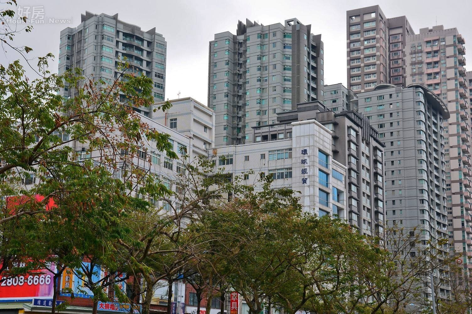捷運紅樹林站周邊房市景。(好房News記者 陳韋帆/攝影)