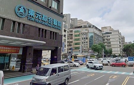 竹北東元醫院周邊違停氾濫,市府將推廣停13停車場BOT招商。圖/摘自Google Map