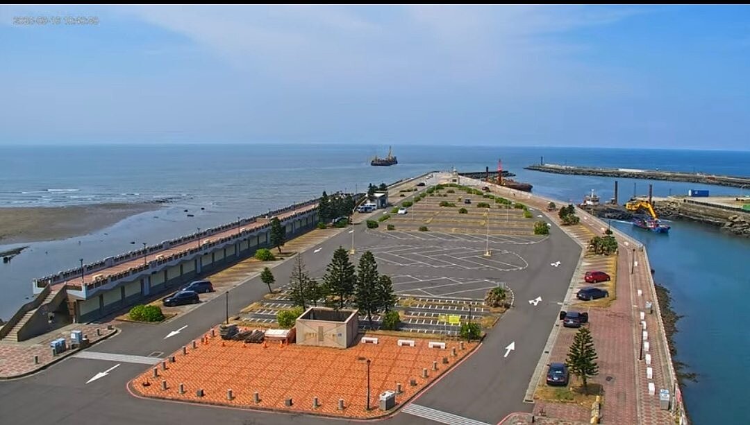 永安漁港停車場。圖/桃園市觀旅局即時影像